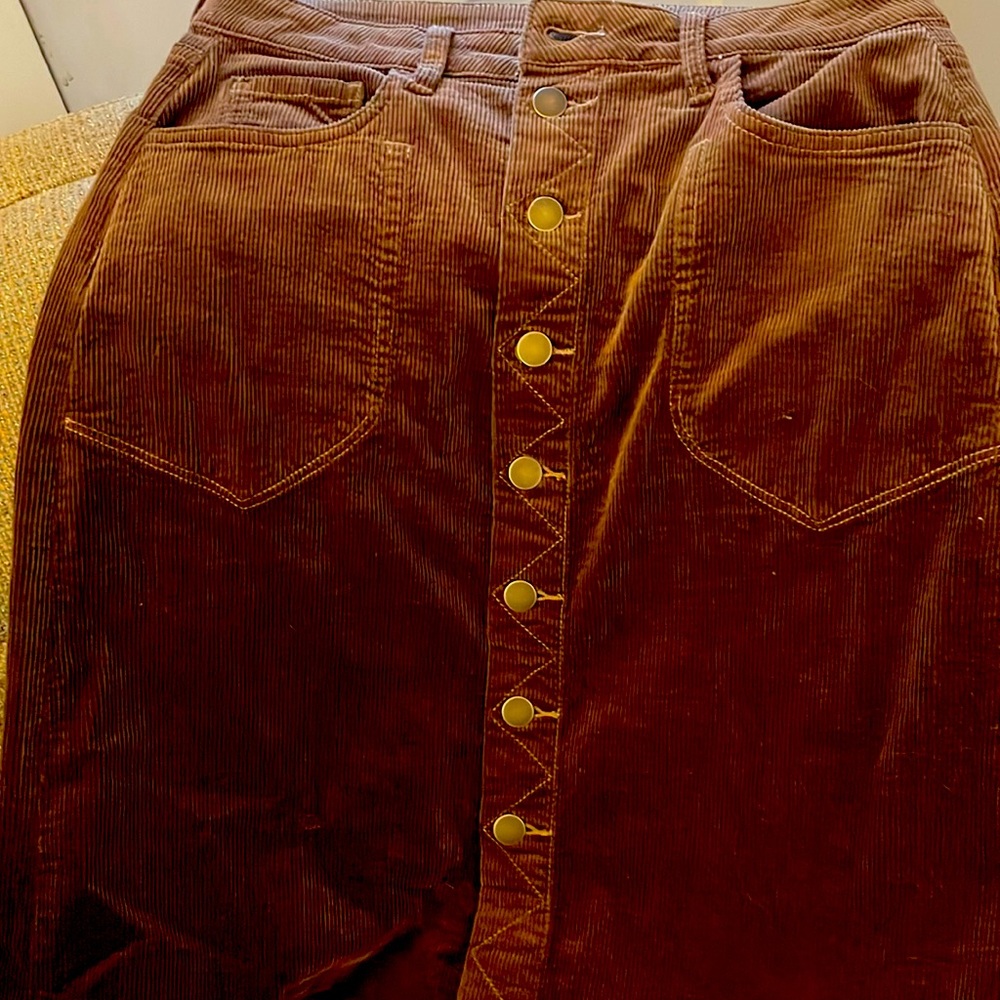 Kut brand curduroy skirt/ size 2. New